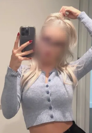 Anna, 25