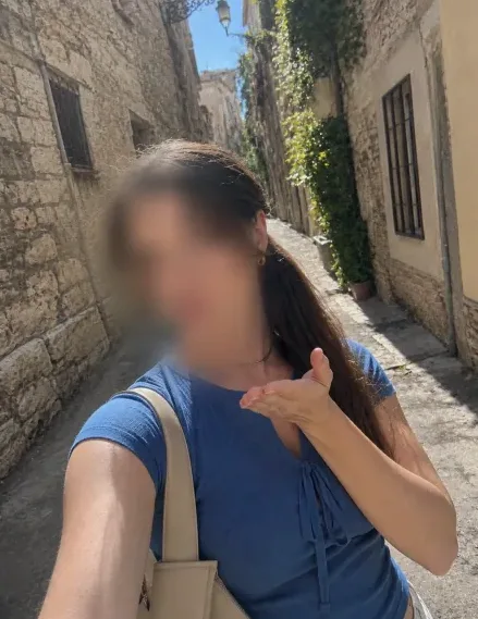 Chantal, 26