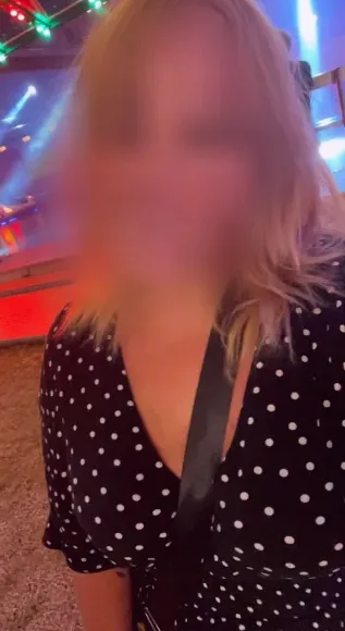 Ellen, 28