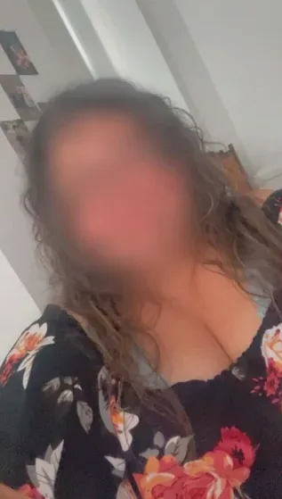 Emma, 33