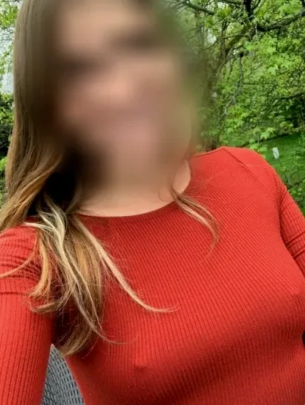 Esther, 32