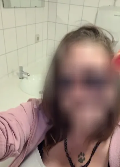 Judith, 33