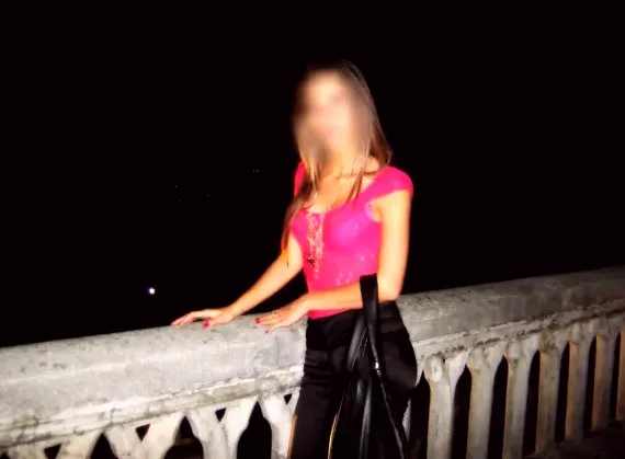 Laura, 33