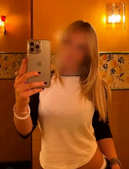 Lisa, 29