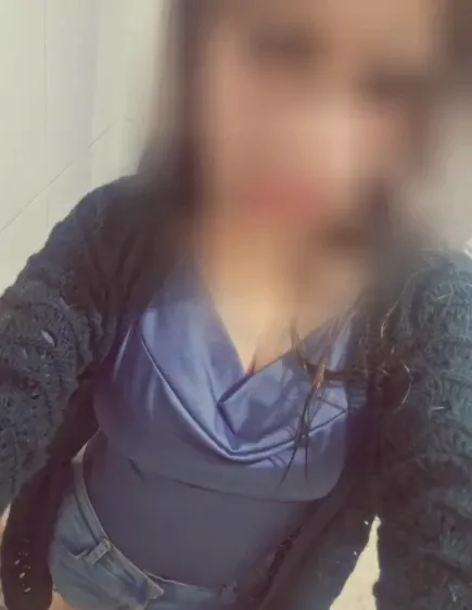 Manon, 33