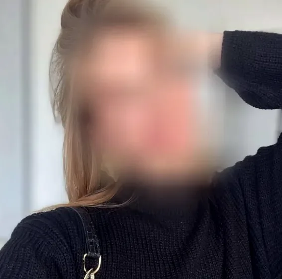Monique, 26