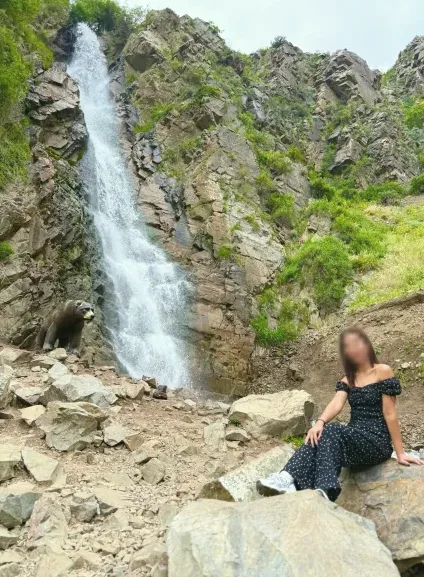 Noor, 34