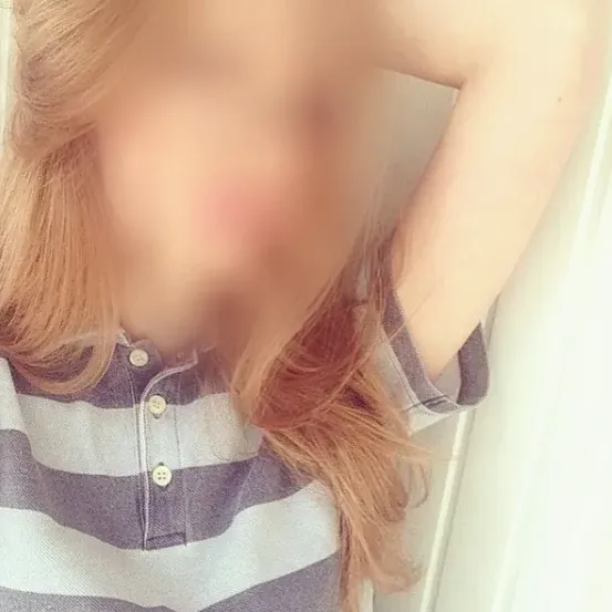 Nour, 27