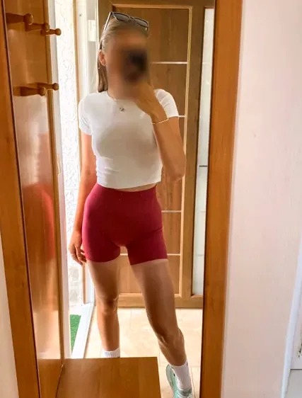 Tess, 27