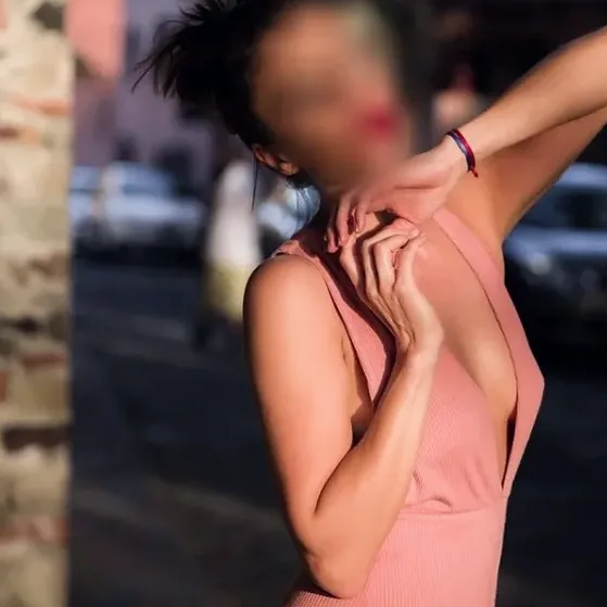 Vera, 33